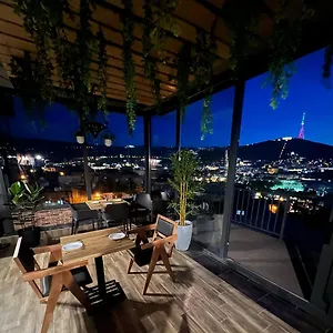 فندق Livin, تبليسي